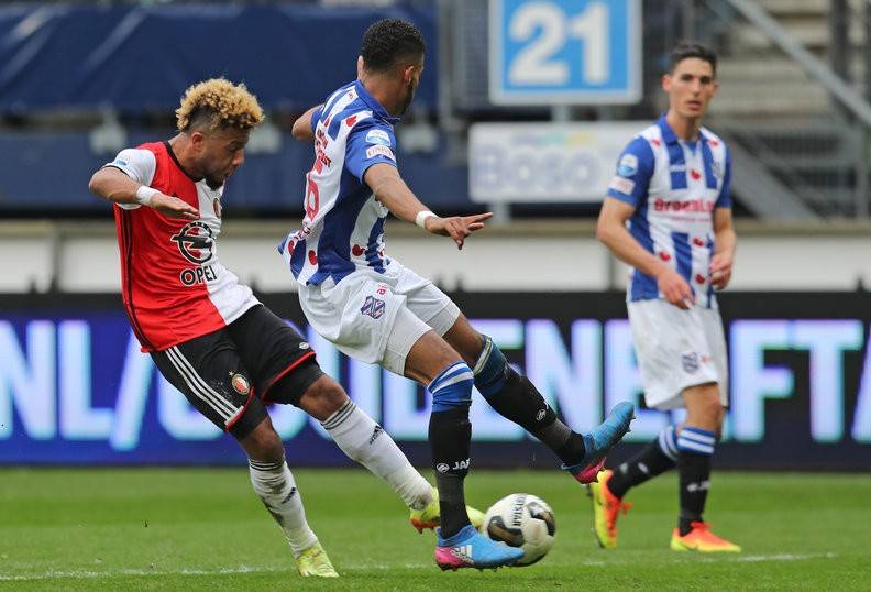 曼射门正中 曼射门正中